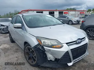 2012 Ford Focus Titanium с VIN 1FAHP3J28CL381248, выставлен на аукционе IAAI как лот 39731691 с пробегом 123 720 миль миль и . История ставок и продаж доступна на DreamBid. Изображение 1.