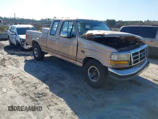 1996 Ford F-150 Special with VIN 1FTEX15N1TKA31567, listed as a IAAI auction lot 41762657 with 305,222 mi miles. Bid and sale history available at carsss.com. Image 1.