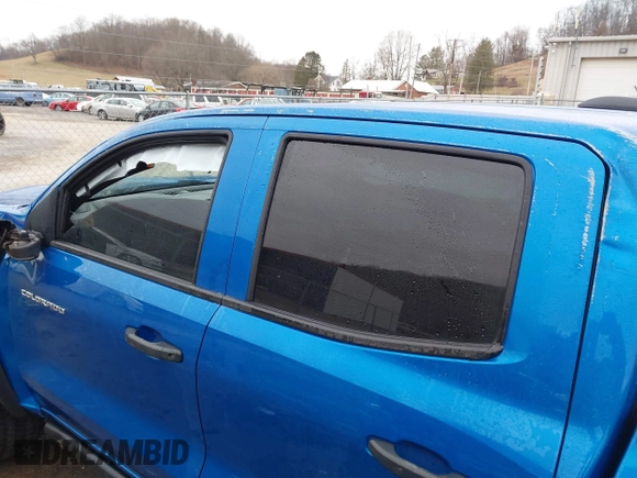 2023 Chevrolet Colorado 4WD Trail Boss with VIN 1GCPTEEK3P1208942, listed as a IAAI auction lot 41475026 with 11,576 mi miles. Bid and sale history available at carsss.com. Image 17.