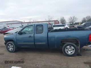 2010 Chevrolet Silverado 1500 LT with VIN 1GCSCSE09AZ206340, listed as a IAAI auction lot 41821309 with 190,720 mi miles and . Bid and sale history available at DreamBid. Image 13.