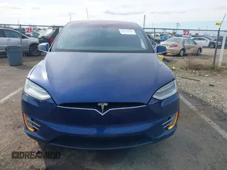 2016 Tesla Model X 70D z VIN 5YJXCAE29GF015890, wystawiony jako IAAI lot #41637564 z przebiegiem 145 848 mil mil oraz . Historia ofert i sprzedaży dostępna na DreamBid. Obrazek 12.