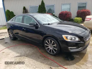 2017 Volvo S60 Inscription z VIN LYV402HK3HB132249, wystawiony jako Copart lot #62182244 z przebiegiem 58 716 mil mil oraz Szkoda całkowita • Salvage title. Historia ofert i sprzedaży dostępna na DreamBid. Obrazek 4.