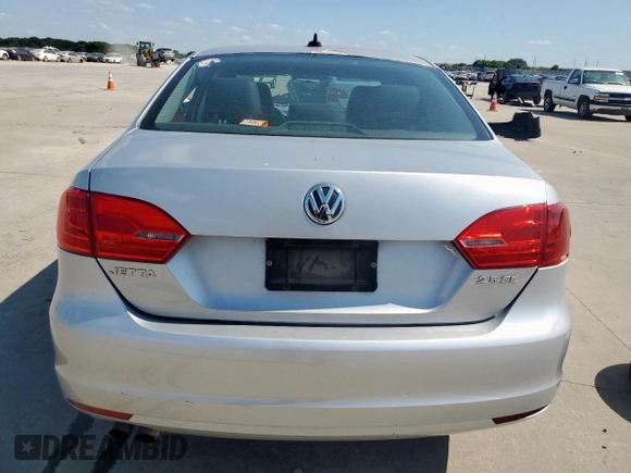 2012 Volkswagen Jetta SE z VIN 3VWDP7AJ0CM420885, wystawiony jako Copart lot #57722645 z przebiegiem 162 136 mil mil oraz Czysty tytuł • Clean title. Historia ofert i sprzedaży dostępna na DreamBid. Obrazek 6.