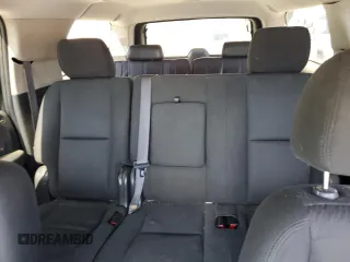 2011 Chevrolet Suburban LS z VIN 1GNSCHE0XBR383295, wystawiony jako Copart lot #60819305 z przebiegiem 133 643 mil mil oraz Szkoda całkowita • Salvage title. Historia ofert i sprzedaży dostępna na DreamBid. Obrazek 10.