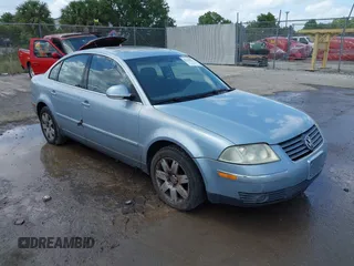 2005 Volkswagen Passat z VIN WVWBD63B75P003148, wystawiony jako IAAI lot #42155514 z przebiegiem 159 063 mil mil oraz . Historia ofert i sprzedaży dostępna na DreamBid. Obrazek 1.