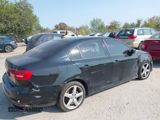 2015 Volkswagen Jetta SE with VIN 3VWD07AJ9FM411420, listed as a IAAI auction lot 40246311 with 141,456 mi miles and . Bid and sale history available at DreamBid. Image 4.