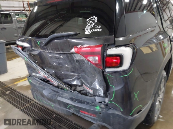 2017 GMC Acadia SLE with VIN 1GKKNTLS7HZ326155, listed as a IAAI auction lot 41346302 with 114,109 mi miles. Bid and sale history available at carsss.com. Image 6.