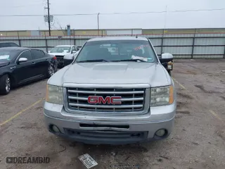 2011 GMC Sierra 1500 SLE with VIN 3GTP1VE03BG167260, listed as a IAAI auction lot 41421749 with 207,341 mi miles. Bid and sale history available at carsss.com. Image 12.