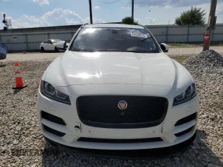 2018 Jaguar F-Pace 20d Premium with VIN SADCJ2FN2JA262398, listed as a Copart auction lot 63638575 with 106,698 mi miles and Clean title. Bid and sale history available at DreamBid. Image 5.