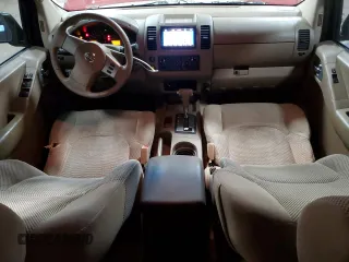 2007 Nissan Frontier Nismo z VIN 1N6AD07W07C431849, wystawiony jako Copart lot #52563235 z przebiegiem 193 592 mil mil oraz Nie do naprawy • Non repairable. Historia ofert i sprzedaży dostępna na DreamBid. Obrazek 8.