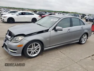 2012 Mercedes-Benz C 250 Sport z VIN WDDGF4HB6CA614646, wystawiony jako Copart lot #50826495 z przebiegiem 114 435 mil mil oraz Szkoda całkowita • Salvage title. Historia ofert i sprzedaży dostępna na DreamBid. Obrazek 1.