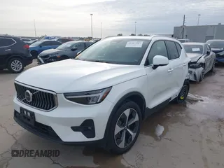 2024 Volvo XC40 Plus Bright Theme with VIN YV4L12UE2R2246722, listed as a IAAI auction lot 41307087 with 19,852 mi miles. Bid and sale history available at carsss.com. Image 18.