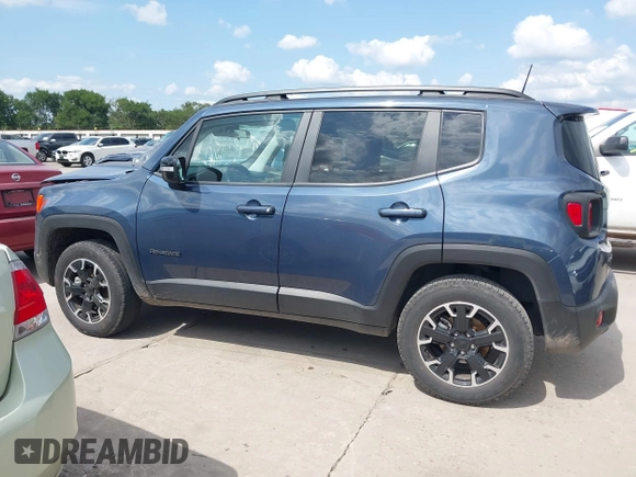 2023 Jeep Renegade Latitude with VIN ZACNJDB10PPP70488, listed as a IAAI auction lot 42224200 with 32,957 mi miles and . Bid and sale history available at carsss.com. Image 14.