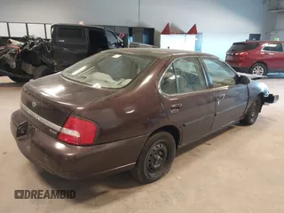 2000 Nissan Altima XE with VIN 1N4DL01D8YC131686, listed as a IAAI auction lot 41378330 with 137,464 mi miles. Bid and sale history available at carsss.com. Image 4.