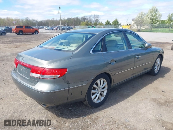 2006 Hyundai Azera SE with VIN KMHFC46F26A132762, listed as a IAAI auction lot 42142152 with 165,673 mi miles and . Bid and sale history available at DreamBid. Image 4.