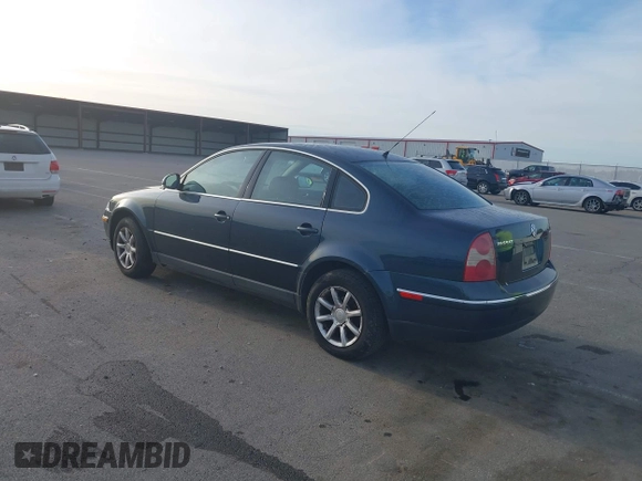 2004 Volkswagen Passat GLS z VIN WVWPD63B34P207546, wystawiony jako IAAI lot #42088512 z przebiegiem 302 909 mil mil oraz . Historia ofert i sprzedaży dostępna na DreamBid. Obrazek 3.