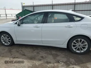 2020 Ford Fusion Hybrid SE with VIN 3FA6P0LU7LR201375, listed as a IAAI auction lot 41815488 with 70,670 mi miles. Bid and sale history available at carsss.com. Image 15.