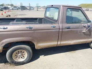 1992 Ford Ranger XLT with VIN 1FTCR10X4NPA94811, listed as a IAAI auction lot 42047550 with 37,763 mi miles. Bid and sale history available at carsss.com. Image 14.