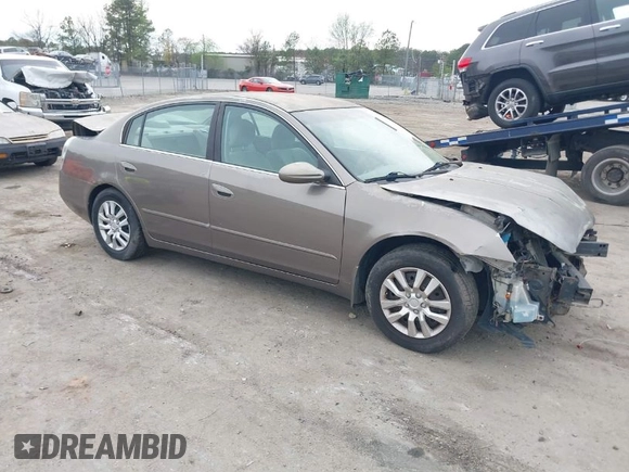 2005 Nissan Altima 2.5 S with VIN 1N4AL11D05N419727, listed as a IAAI auction lot 41950977 with 172,485 mi miles. Bid and sale history available at carsss.com. Image 1.
