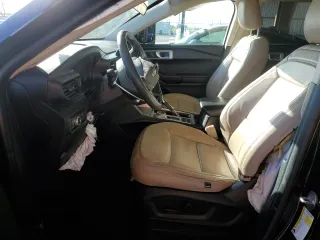 2021 Ford Explorer with VIN 1FMSK7BH2MGA22492, listed as a Copart auction lot 44423345 with 83,402 mi miles and Salvage Title. Bid and sale history available at carsss.com. Image 7.