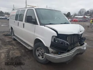 2015 GMC Savana Cargo z VIN 1GTW7FCF4F1904249, wystawiony jako IAAI lot #41710471 z przebiegiem 178 930 mil mil oraz . Historia ofert i sprzedaży dostępna na DreamBid. Obrazek 1.