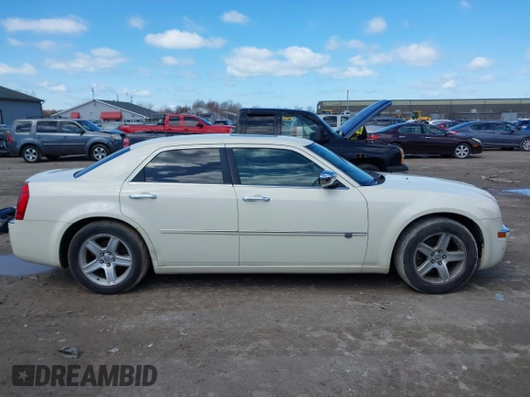 2008 Chrysler 300 C Hemi with VIN 2C3KA63H18H335807, listed as a IAAI auction lot 41986105 with 149,837 mi miles and . Bid and sale history available at carsss.com. Image 13.