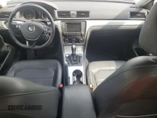 2019 Volkswagen Passat Wolfsburg Edition z VIN 1VWLA7A38KC011998, wystawiony jako Copart lot #54525115 z przebiegiem 45 529 mil mil oraz Szkoda całkowita • Salvage title. Historia ofert i sprzedaży dostępna na DreamBid. Obrazek 8.