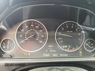 2013 BMW 3 Series 328i z VIN WBA3C1C51DF438527, wystawiony jako Copart lot #54416145 z przebiegiem 212 644 mil mil oraz Szkoda całkowita • Salvage title. Historia ofert i sprzedaży dostępna na DreamBid. Obrazek 9.