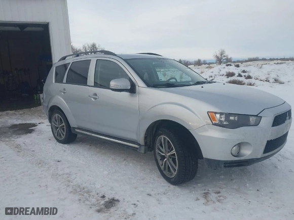2013 Mitsubishi Outlander SE with VIN JA4JT3AW6DU020908, listed as a IAAI auction lot 41266111 with 193,967 mi miles. Bid and sale history available at carsss.com. Image 1.