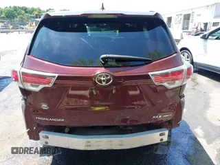 2015 Toyota Highlander XLE z VIN 5TDJKRFH3FS200862, wystawiony jako IAAI lot #42435728 z przebiegiem 100 821 mil mil oraz . Historia ofert i sprzedaży dostępna na DreamBid. Obrazek 6.