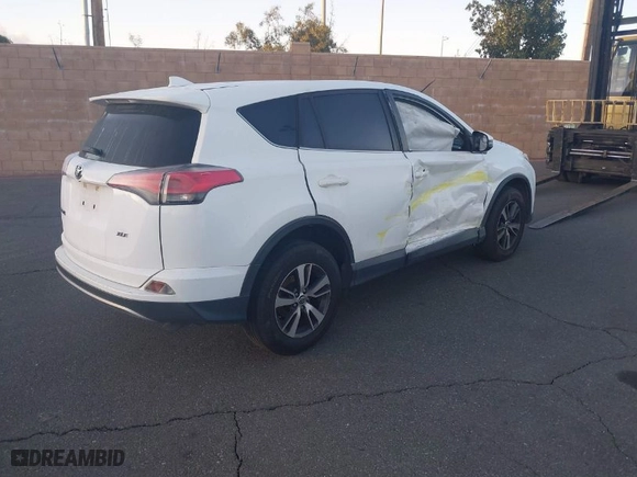 2018 Toyota RAV4 XLE with VIN JTMWFREV1JJ151684, listed as a IAAI auction lot 41745711 with 122,139 mi miles. Bid and sale history available at carsss.com. Image 4.