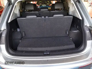 2024 Volkswagen Tiguan SE with VIN 3VV3B7AX7RM105271, listed as a IAAI auction lot 42752403 with 27,050 mi miles and . Bid and sale history available at DreamBid. Image 1.