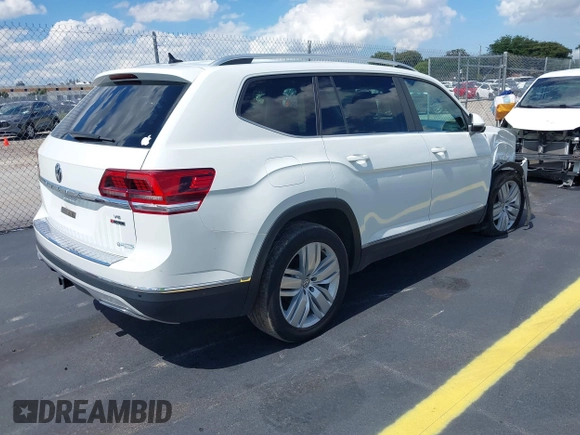 2019 Volkswagen Atlas SEL with VIN 1V2MR2CA7KC557754, listed as a IAAI auction lot 42264080 with 20,412 mi miles and . Bid and sale history available at DreamBid. Image 4.
