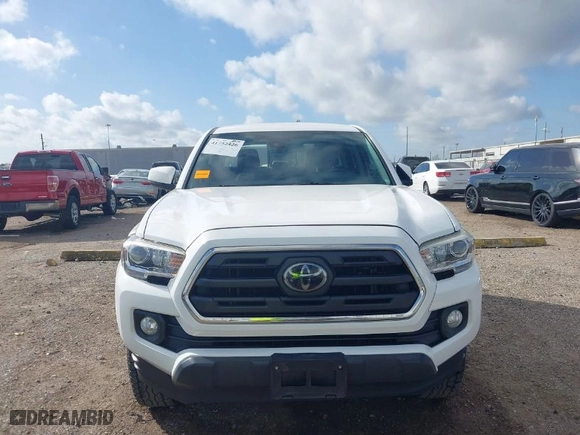 2018 Toyota Tacoma SR5 with VIN 5TFAZ5CN0JX063364, listed as a IAAI auction lot 41752426 with NaN miles. Bid and sale history available at carsss.com. Image 13.