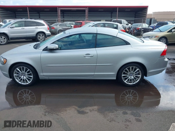 2008 Volvo C70 z VIN YV1MC67288J056674, wystawiony jako IAAI lot #41493211 z przebiegiem 18 158 mil mil oraz . Historia ofert i sprzedaży dostępna na DreamBid. Obrazek 14.