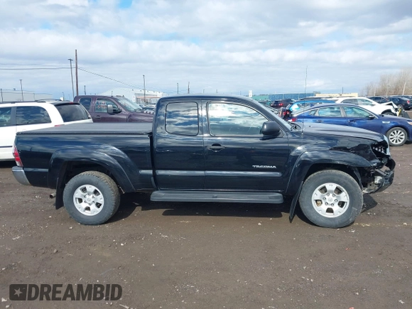 2013 Toyota Tacoma with VIN 5TFUU4EN4DX050303, listed as a IAAI auction lot 41833470 with 117,371 mi miles and . Bid and sale history available at DreamBid. Image 13.