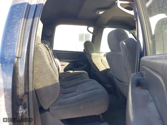 2004 Chevrolet Silverado 2500 Crew Cab LT with VIN 1GCGC23UX4F155545, listed as a IAAI auction lot 41521553 with 149,047 mi miles. Bid and sale history available at carsss.com. Image 8.