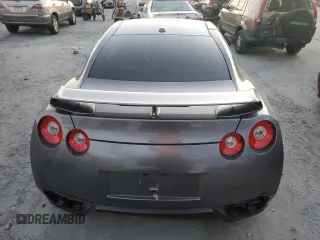 2016 Nissan GT-R Premium z VIN JN1AR5EFXGM290743, wystawiony jako Copart lot #79839874 z przebiegiem 34 358 mil mil oraz Szkoda całkowita • Salvage title. Historia ofert i sprzedaży dostępna na DreamBid. Obrazek 6.