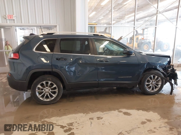 2020 Jeep Cherokee Latitude Plus with VIN 1C4PJLLB8LD561134, listed as a IAAI auction lot 41575062 with 30,780 mi miles. Bid and sale history available at carsss.com. Image 13.
