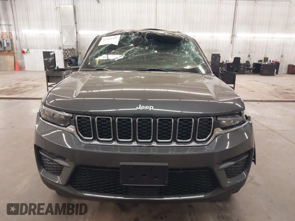 2025 Jeep Grand Cherokee Altitude X with VIN 1C4RJHAG5SC278876, listed as a IAAI auction lot 42261321 with 819 mi miles and . Bid and sale history available at DreamBid. Image 13.