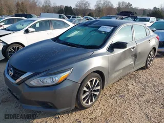 2017 Nissan Altima 2.5 SR with VIN 1N4AL3AP6HC280239, listed as a IAAI auction lot 41797573 with 183,638 mi miles. Bid and sale history available at carsss.com. Image 17.