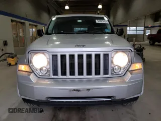 2011 Jeep Liberty Sport z VIN 1J4PN2GK8BW567540, wystawiony jako Copart lot #83463424 z przebiegiem 105 828 mil mil oraz Czysty tytuł • Clean title. Historia ofert i sprzedaży dostępna na DreamBid. Obrazek 5.