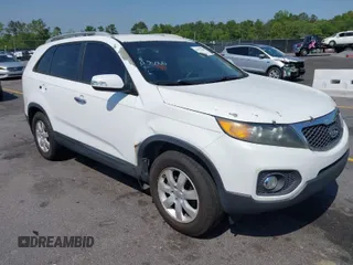 2013 Kia Sorento LX with VIN 5XYKT3A68DG348391, listed as a IAAI auction lot 42072539 with 223,381 mi miles. Bid and sale history available at carsss.com. Image 1.
