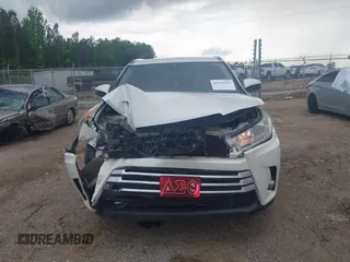 2017 Toyota Highlander XLE with VIN 5TDKZRFH2HS517308, listed as a IAAI auction lot 42170331 with 149,176 mi miles and . Bid and sale history available at DreamBid. Image 6.