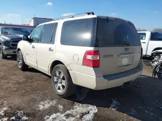 2008 Ford Expedition Limited with VIN 1FMFU20558LA39078, listed as a IAAI auction lot 41390925 with 206,469 mi miles. Bid and sale history available at carsss.com. Image 3.