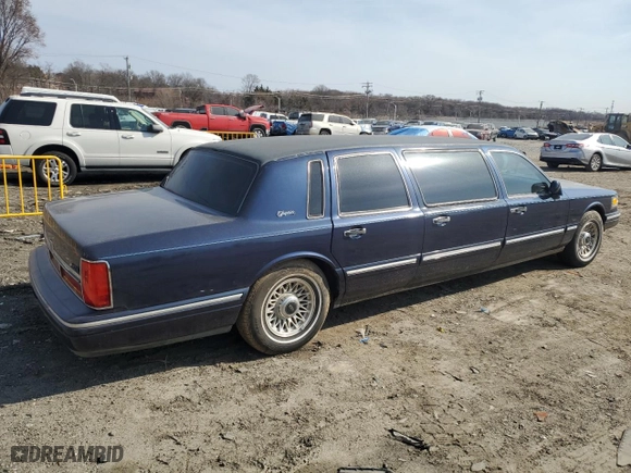 1997 Lincoln Town Car Executive with VIN 1LNLM81W1VY716753, listed as a Copart auction lot 48891855 with 56,050 mi miles and Clean Title. Bid and sale history available at carsss.com. Image 3.