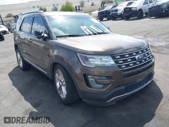 2016 Ford Explorer XLT with VIN 1FM5K7D88GGB06492, listed as a IAAI auction lot 41955740 with 1 mi miles. Bid and sale history available at carsss.com. Image 1.