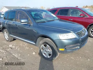 2007 Volkswagen Touareg V6 with VIN WVGZE77LX7D002354, listed as a IAAI auction lot 40733969 with 106,526 mi miles and . Bid and sale history available at DreamBid. Image 1.