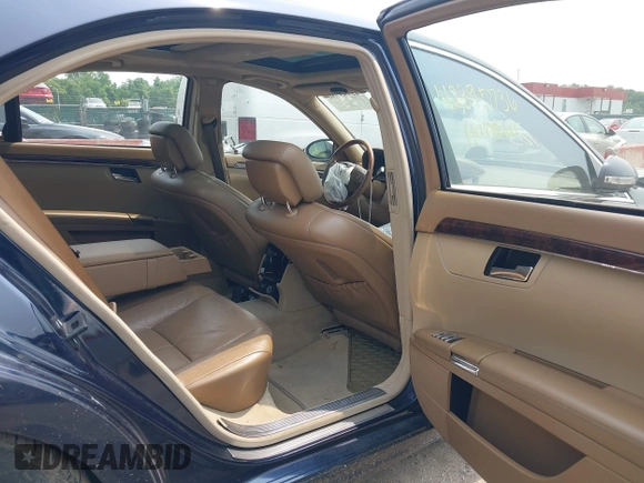 2007 Mercedes-Benz S 550 с VIN WDDNG71X47A108623, выставлен на аукционе IAAI как лот 42395736 с пробегом 192 584 миль миль и . История ставок и продаж доступна на DreamBid. Изображение 8.