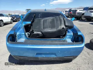 2016 Dodge Challenger R/T Scat Pack z VIN 2C3CDZFJ0GH193590, wystawiony jako Copart lot #51489145 z przebiegiem Nie podano mil oraz Nie do naprawy. Historia ofert i sprzedaży dostępna na DreamBid. Obrazek 6.